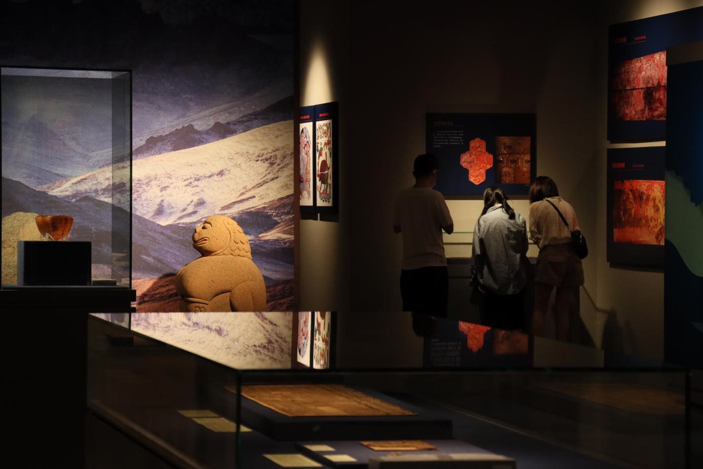 , China National Silk Museum held Tuyuhun tour exhibitions in Hangzhou, Dulan and Samarkand