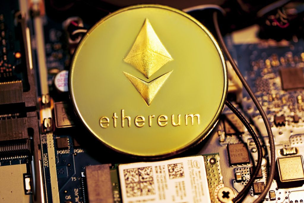 Ethereum eyes a 61% boost in prices as ETH prices form an ascending triangle.