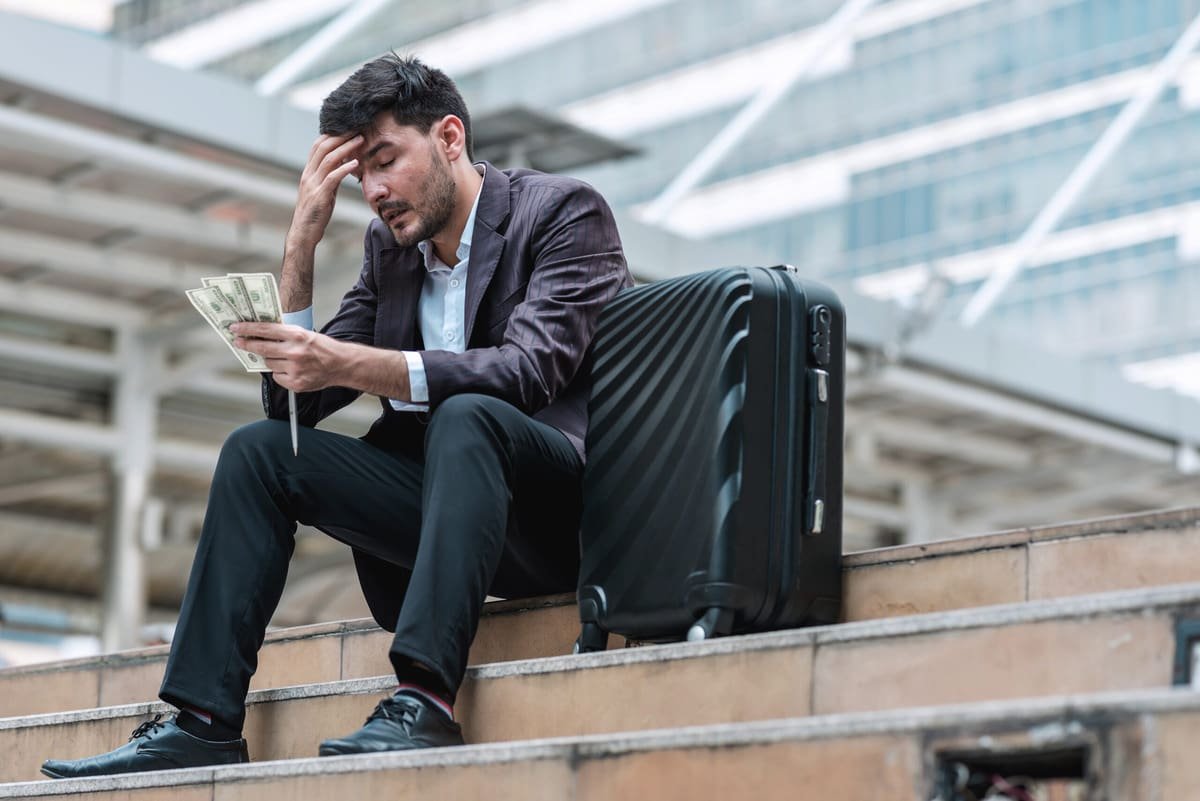 63% of US Citizens Live Paycheck to Paycheck Amid Inflation 63% of US Citizens Live Paycheck to Paycheck Amid Inflation