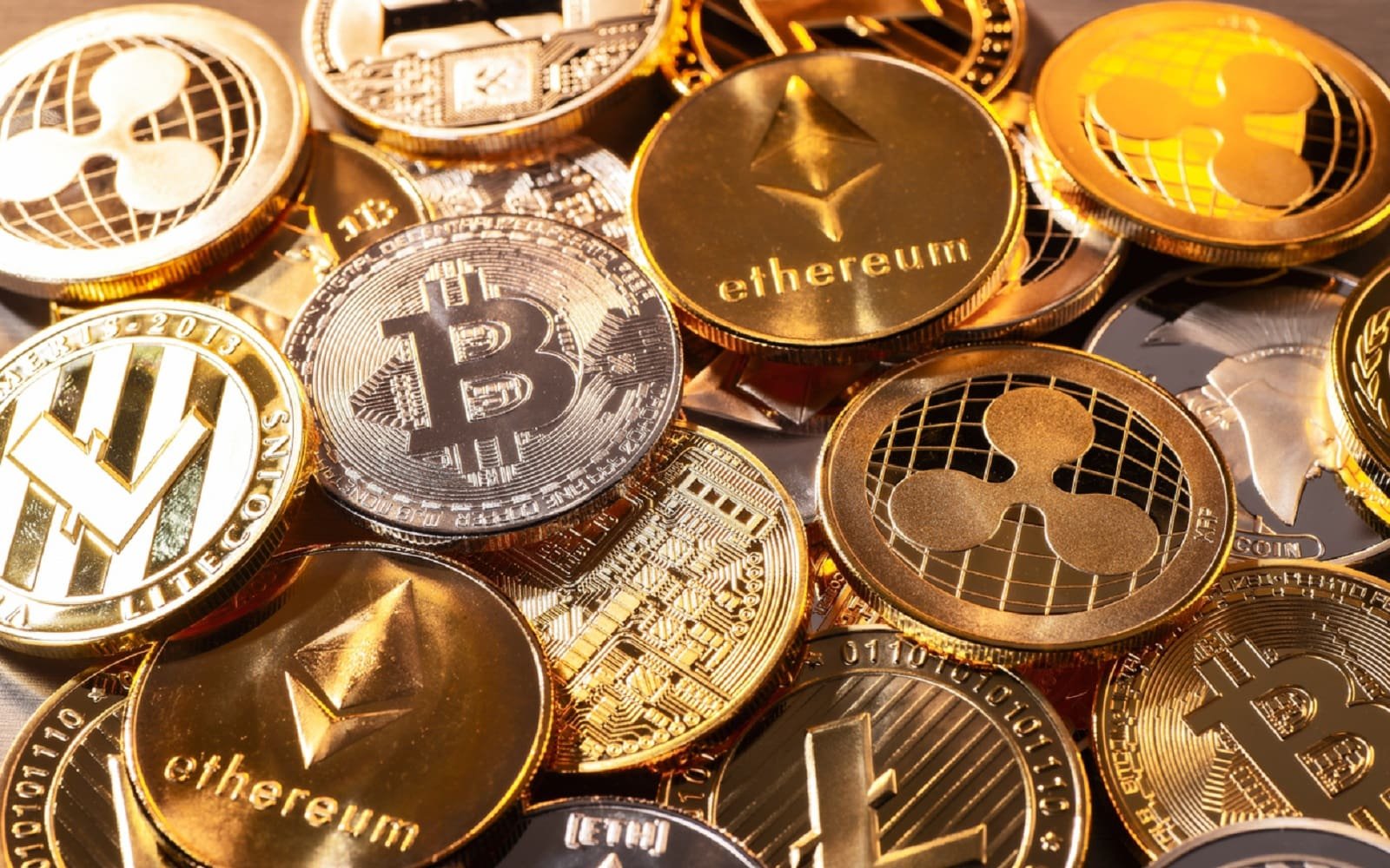 top 5 most searched cryptocurrencies of 2022 - Bitcoin, Shiba Inu, Dogecoin(Doge), Ethereum (ETH), Avalanche (Avax) top 5 most searched cryptocurrencies of 2022 - Bitcoin, Shiba Inu, Dogecoin(Doge), Ethereum (ETH), Avalanche (Avax)