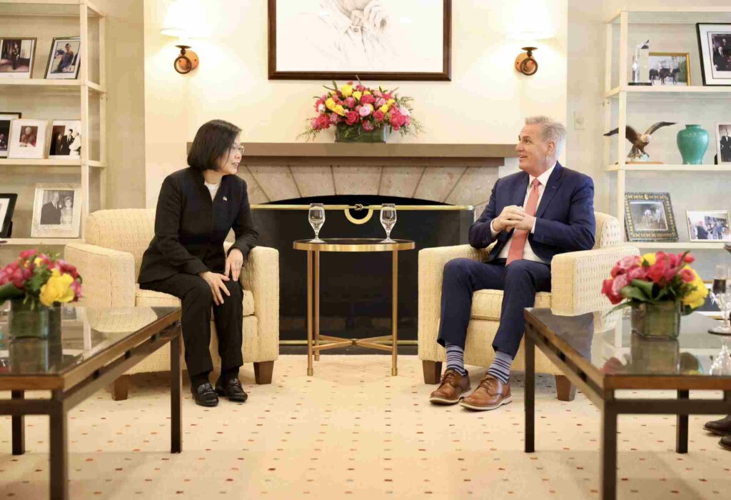 US House of Representatives Speaker Kevin McCarthy met with Taiwanese President Tsai Ing-wen. China warned of consequences 