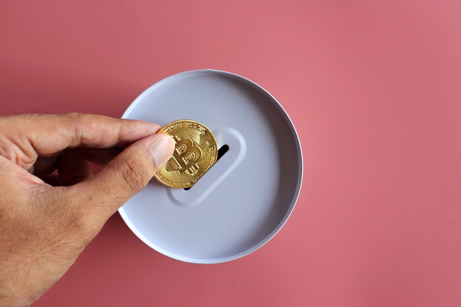 ZachXBT Faces Defamation Lawsuit From Alleged Scammer; Twitter Comes In Support