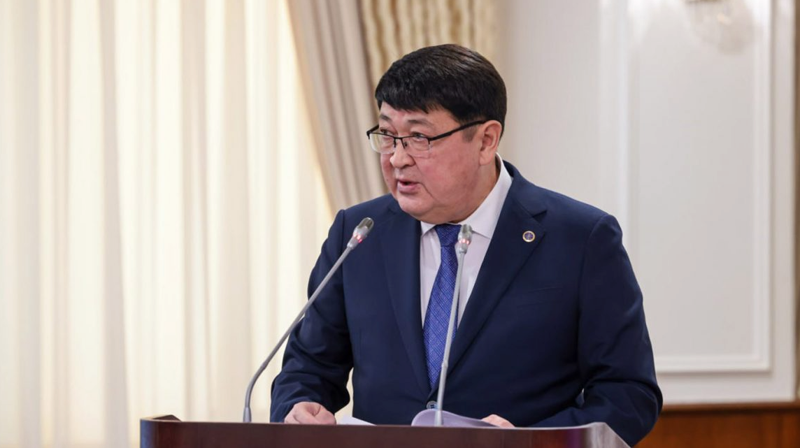 Government official speaking at a podium.Source: